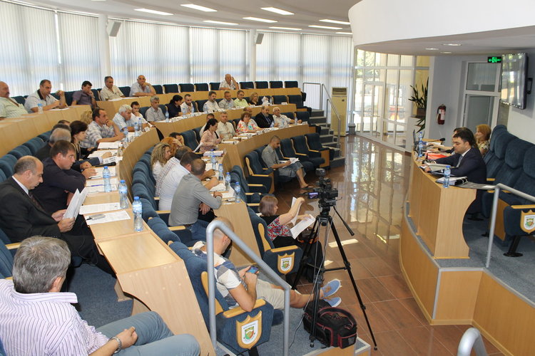 Темата за недоволството на пчеларите от Общината бе повдигната на сесията на Общинския съвет днес