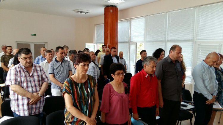 Общинските съветници на Момчилград почетоха жертвите на кървавия атентат в Истанбул