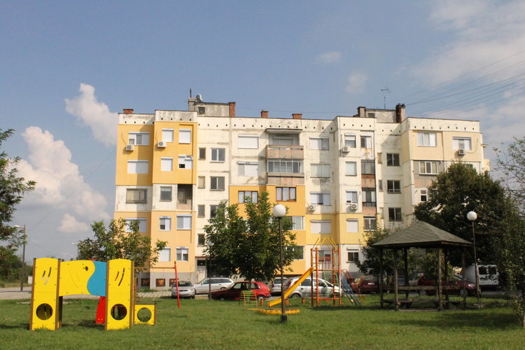 Морят комарите и кърлежите в Димитровград с ново пръскане