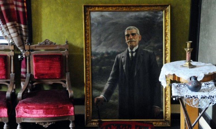 Показват стъкленица със сърцето на Иван Вазов