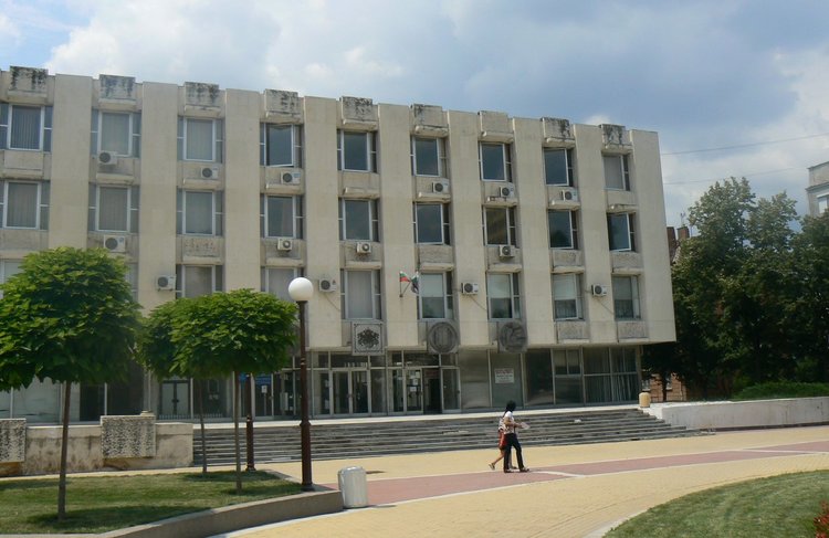 Дадоха зелена улица на спогодбата за собствеността на бившия партиен дом 