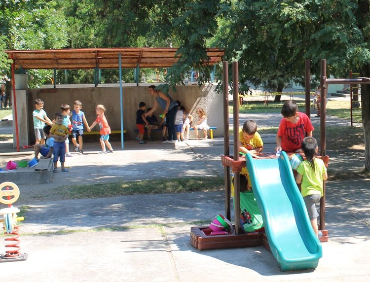 От днес - 1 юли влезна в сила летния график на детските градини в община Димитровград