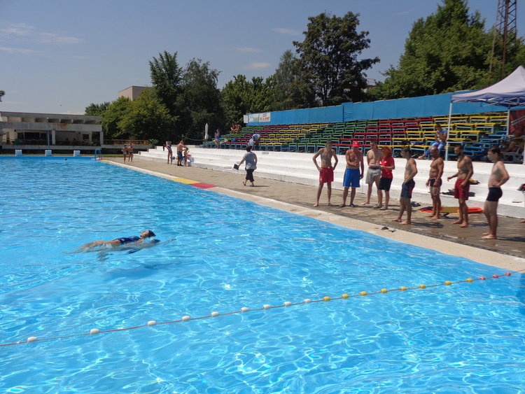 15 водни спасители взеха успешно изпитите си в Кърджали