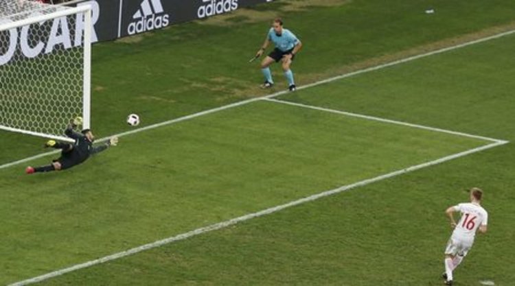 Дузпи изпратиха Португалия на полуфиналите на Евро 2016