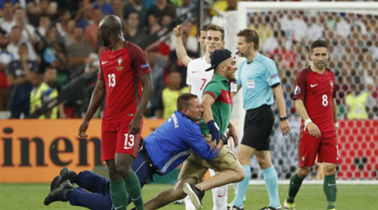 Дузпи изпратиха Португалия на полуфиналите на Евро 2016