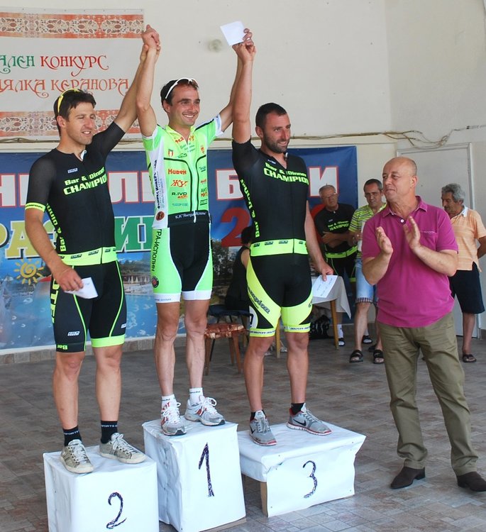 Искендер вдигна шампионска купа по колоездене