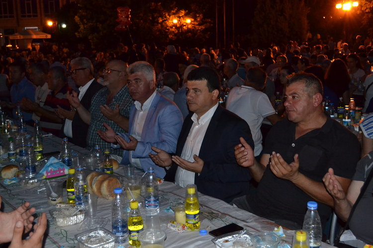 Ифтар събра над 2000 души в Момчилград