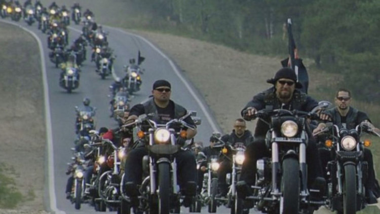 Кои са "Нощните вълци", познати като "рокерите на Путин"?