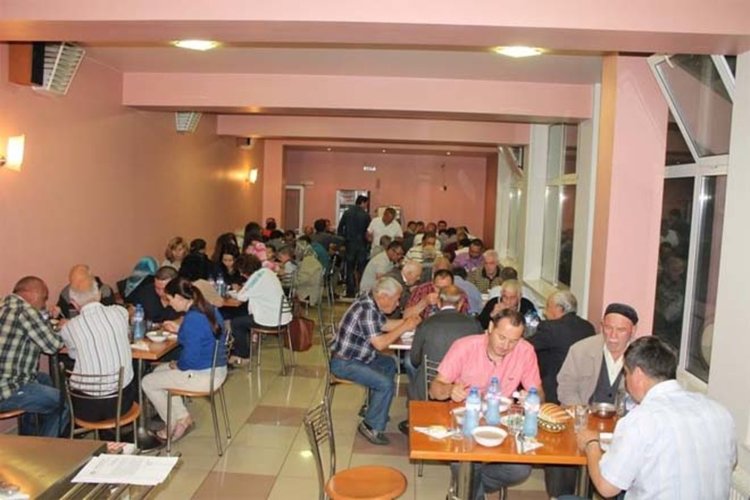 Ресми Мурад даде ифтар по случай свещената нощ Кадир