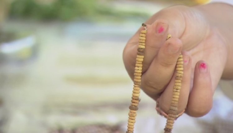 Момиче с тежка диагноза създава красота от...бурени