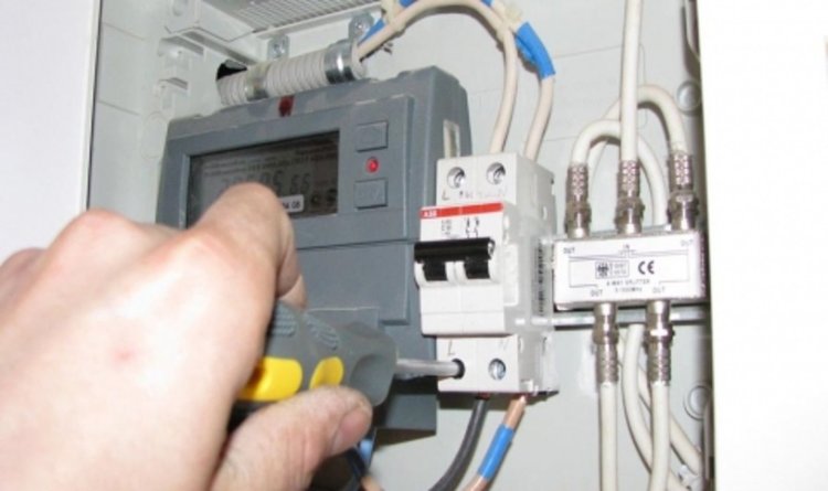 Начислили 2 775 лв. за ток след смъртта на клиент