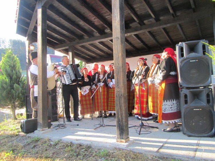Родолюбивото Полк. Серафимово отбелязва и тази година традиционния празник  на селото  Петровден  