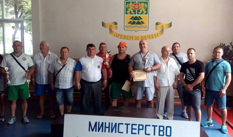 Четирима позлатиха борбата в Сименовград