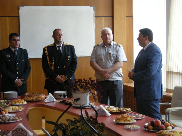 Демонстрация и стрелби за празника на МВР