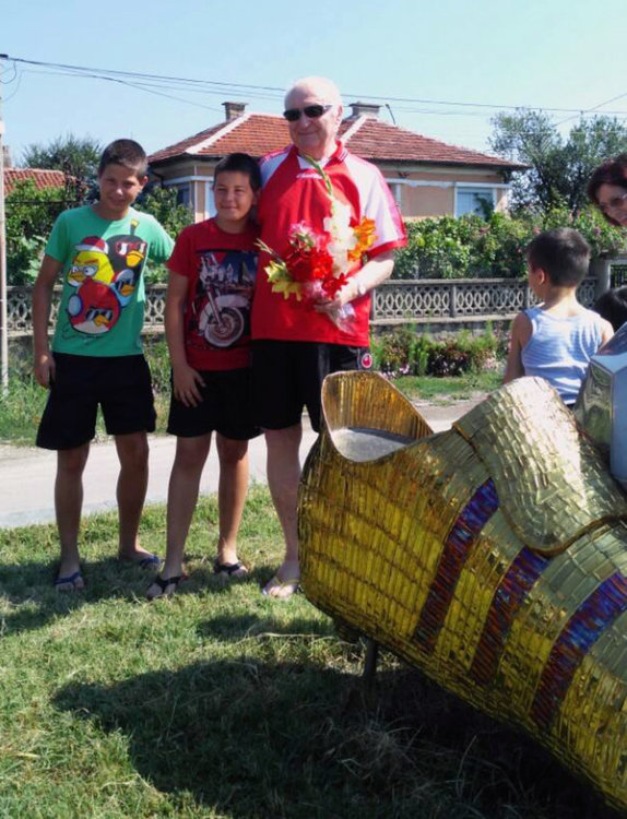 Футболна легенда дойде при златната си обувка в Книжовник