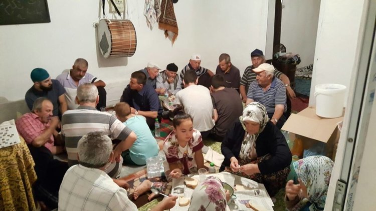 Общинският съветник Ферди Мурад даде ифтар за 80 души в Костино