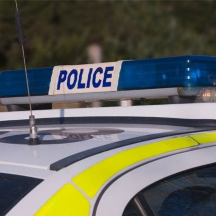 ВАЗ се заби в къща в Забърдо заради висока скорост