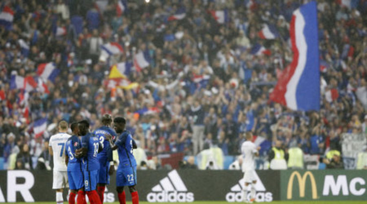 Франция сложи край на европейската приказка на Исландия