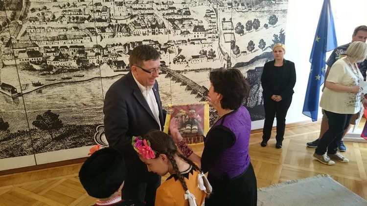 "Звездица" се завърна от участие във фестивал в Словения