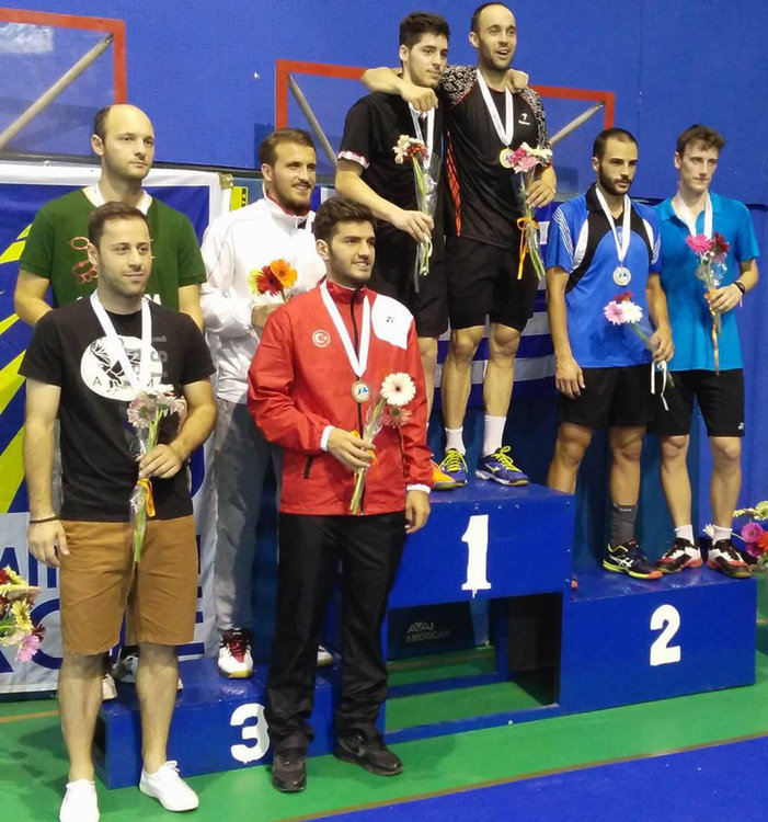 Бадминтонист мачка треньора си на Международно в Гърция