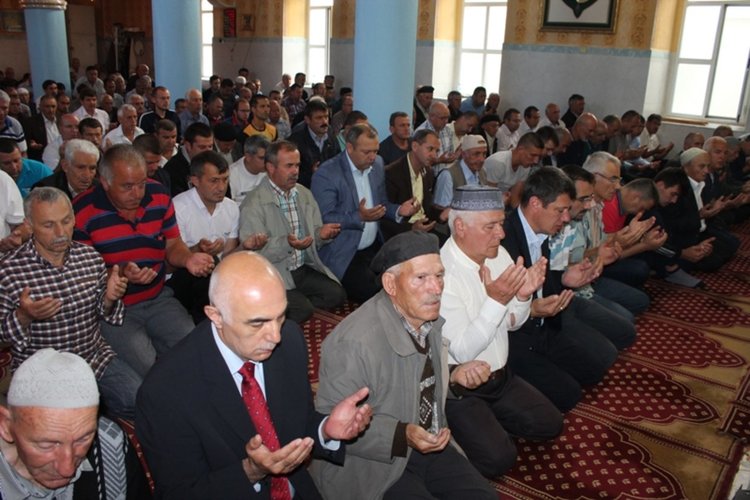 Над 800 мюсюлмани препълниха джамията в Ардино за Рамазана