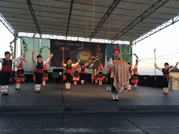 "Звездица" се завърна от участие във фестивал в Словения