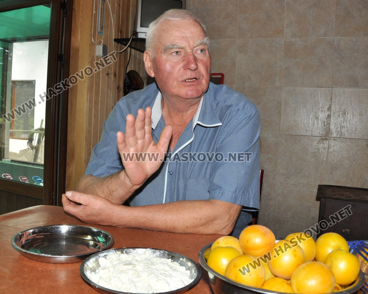 Пенсионер продаде крава за паметна плоча на 31 мъртви войници