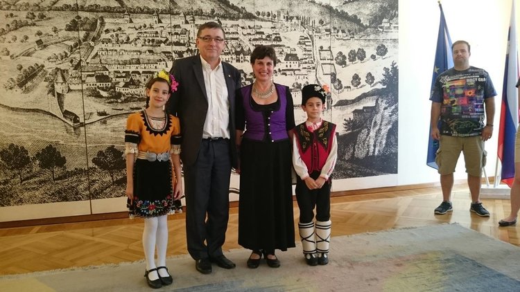 "Звездица" се завърна от участие във фестивал в Словения