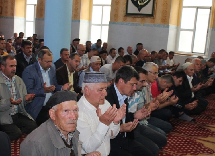 Над 800 мюсюлмани препълниха джамията в Ардино за Рамазана