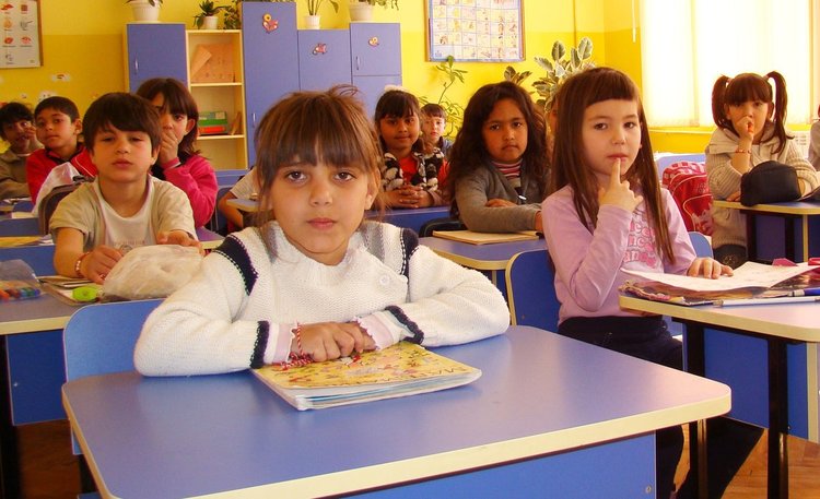 Молби за помощи за първокласници се приемат в Социално подпомагане -Димитровград