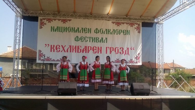 Във фестивала участва и ДВГ Златополче