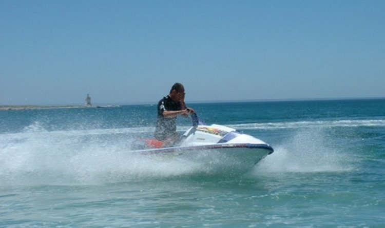 386 джета порят морето, само двама глобени