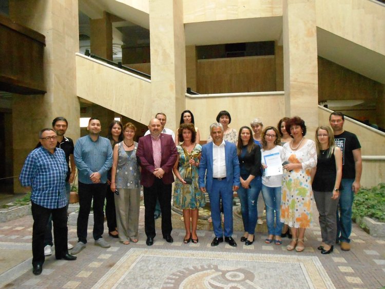 Областната администрация на Смолян с престижна награда заради инициативата "Изкуството в подкрепа на живота"