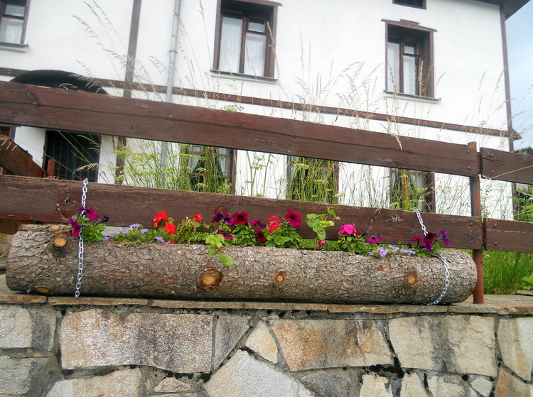 Хората от Проглед разкрасяват селото, местната управа помага