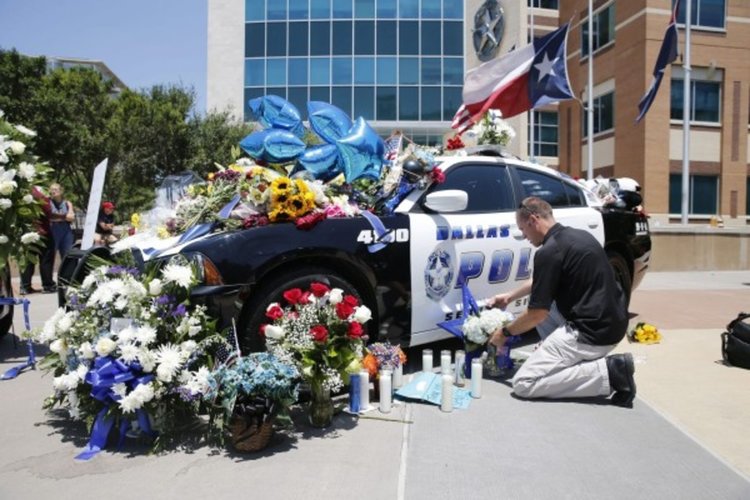 Стрелецът от Далас имал и експлозиви