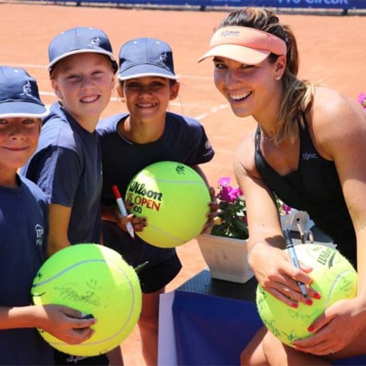 Родената в Кърджали Елица Костова спечели тенис турнира в Будапеща