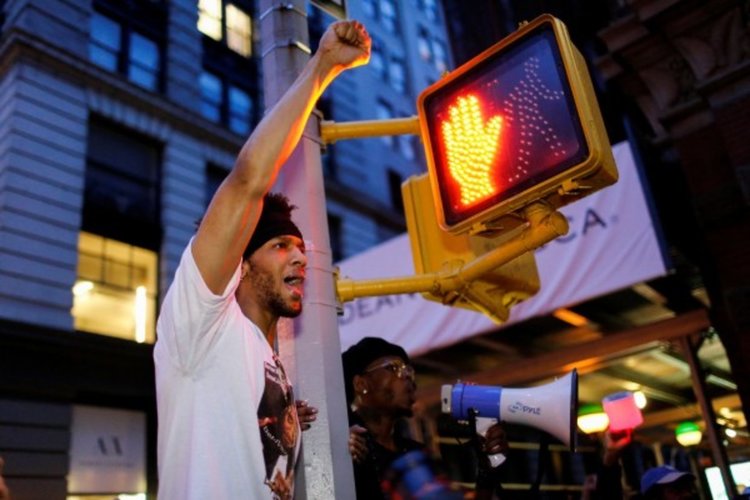 Нови сблъсъци и арести в САЩ