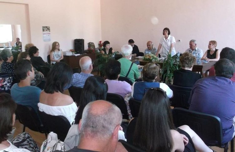 Кърджалийски литературни  „десантчици“ гостуваха в Мадан