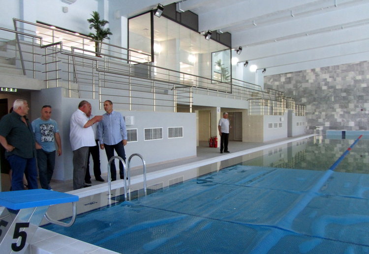 До края на месеца приключва ремонта на модерния плувен басейн и СПА зоната към него/снимки/ 