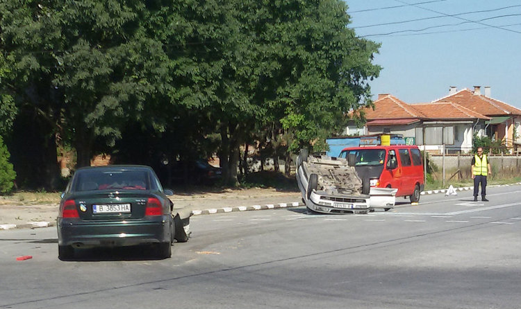 Поредна катастрофа затруднява движението по цариградския път