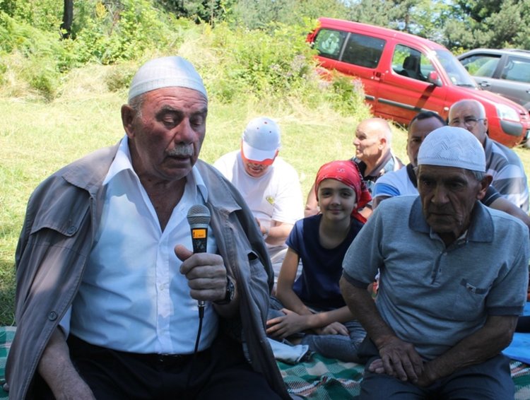 Мевлид за здраве и берекет събра над 500 души на поляните на връх „Алада”