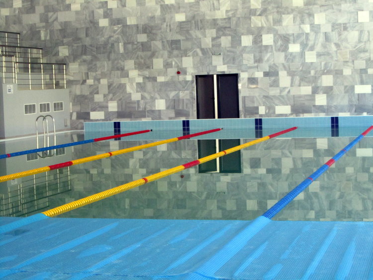 До края на месеца приключва ремонта на модерния плувен басейн и СПА зоната към него/снимки/ 