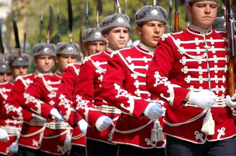 Драматично не достигат българи за Националната гвардия