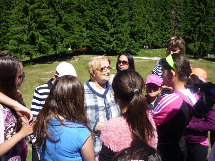 Над 80 деца с увреждания и родители се включиха в празника на открито край Смолянските езера