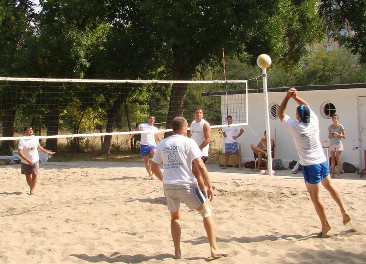Плажен волейбол е едно от мероприятията в "Активна събота"