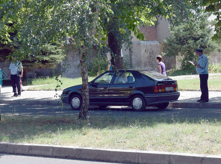 Погнаха и тарикатите паркирали неправилно на „Сан Стефано”