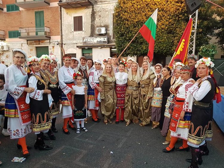 Димитровградски танцьори представиха българския фолклор в Италия