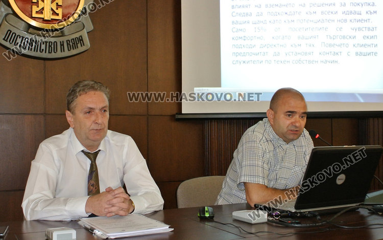 Траян Трендафилов/вляво/