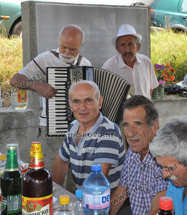 В Конуш: 765 жители, 11 паметника. Днес увековечиха туризма