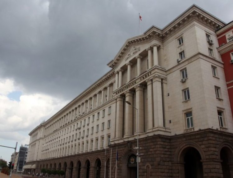 Властта замрази договорите за реклама на европейски проекти 